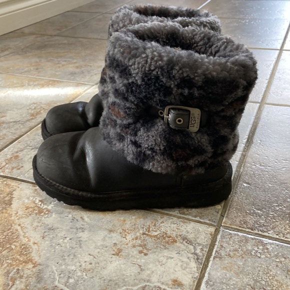 Kids Ugg boots - Picture 3 of 8